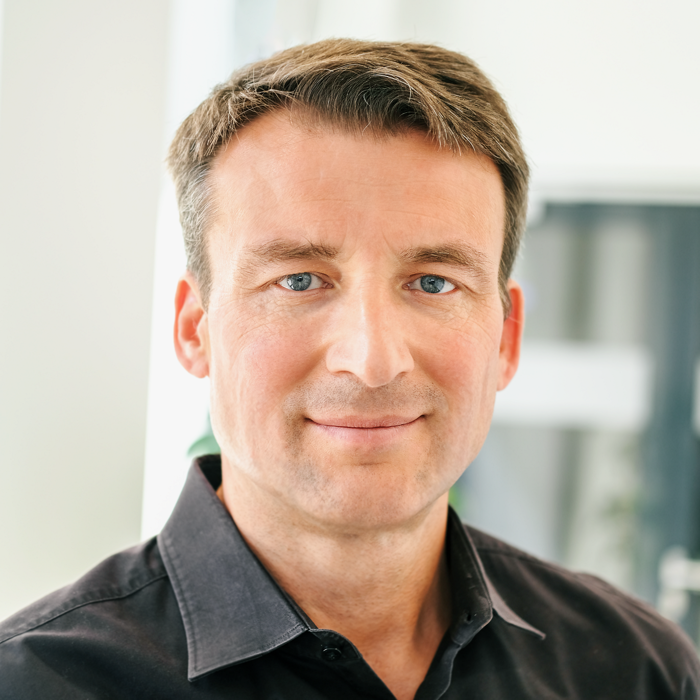 Ein Portrait von Thorsten Podzimek, Geschäftsführer der SAC GmbH, in einem